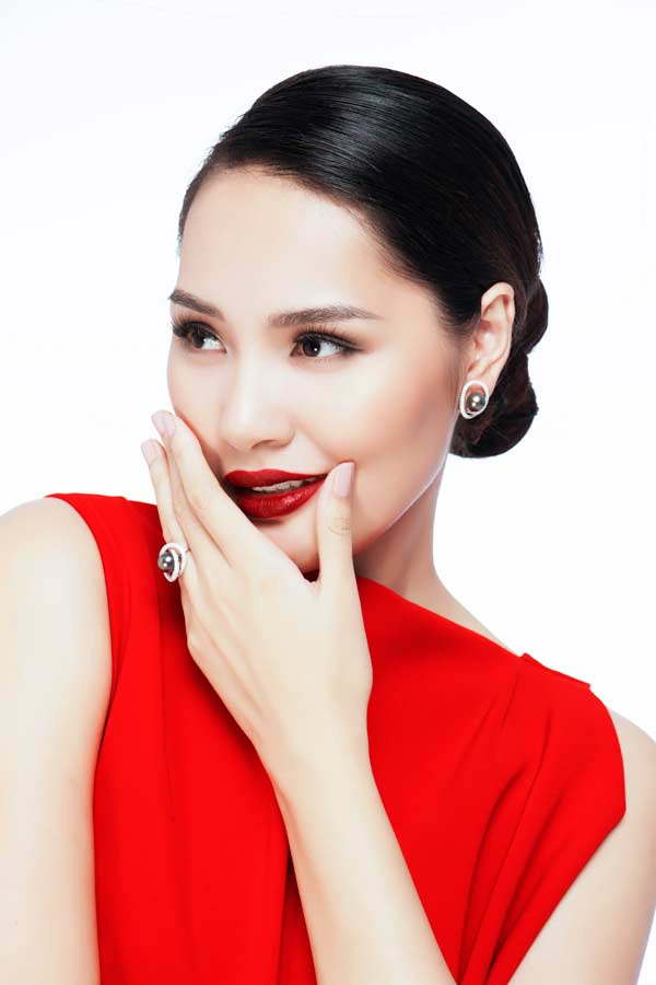 Miss. Huong Giang<br/>Miss Asia